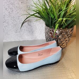 Taryn Rose NWOB Women's Rosa Leather Cap Toe Ballet Flats Black & Blue Sz 8.5B